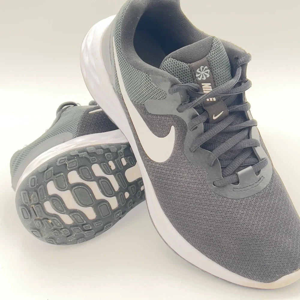 Nike Revolution 6 sneakers in Iron Gray Size 8